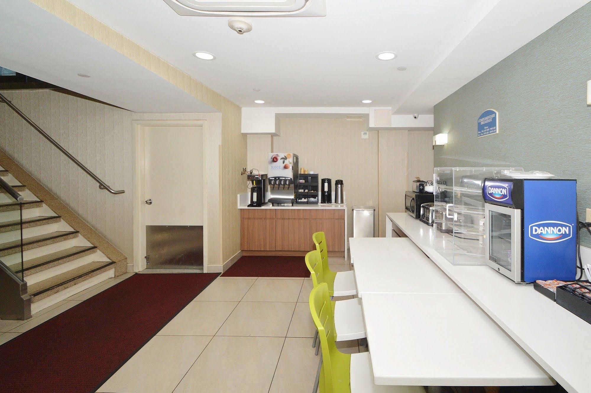 Corona Hotel New York - Laguardia Airport Bagian luar foto